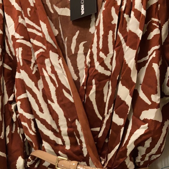 FASHION NOVA  LADIES DRESS - Picture 4 of 16